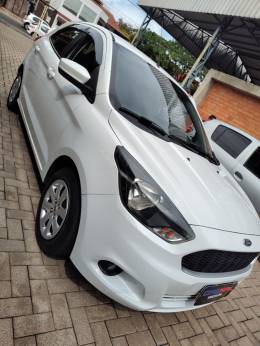 FORD - KA - 2017/2018 - Branca - R$ 47.000,00