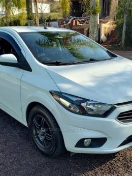 CHEVROLET - ONIX - 2018/2019 - Branca - R$ 59.900,00