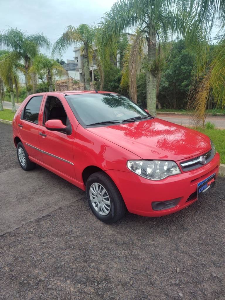 FIAT - PALIO - 2012/2013 - Vermelha - R$ 33.900,00