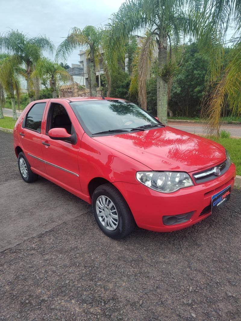 FIAT - PALIO - 2012/2013 - Vermelha - R$ 33.900,00