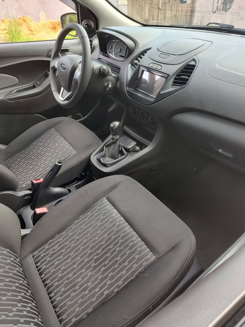 FORD - KA - 2017/2018 - Branca - R$ 47.000,00
