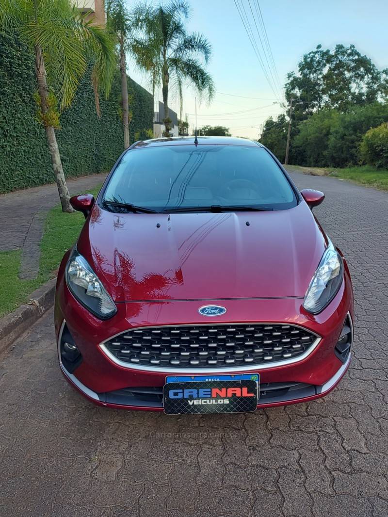 FORD - FIESTA - 2018/2018 - Vinho - R$ 61.900,00