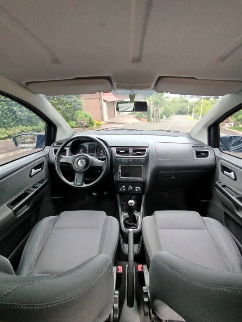 VOLKSWAGEN - FOX - 2012/2012 - Preta - R$ 41.900,00