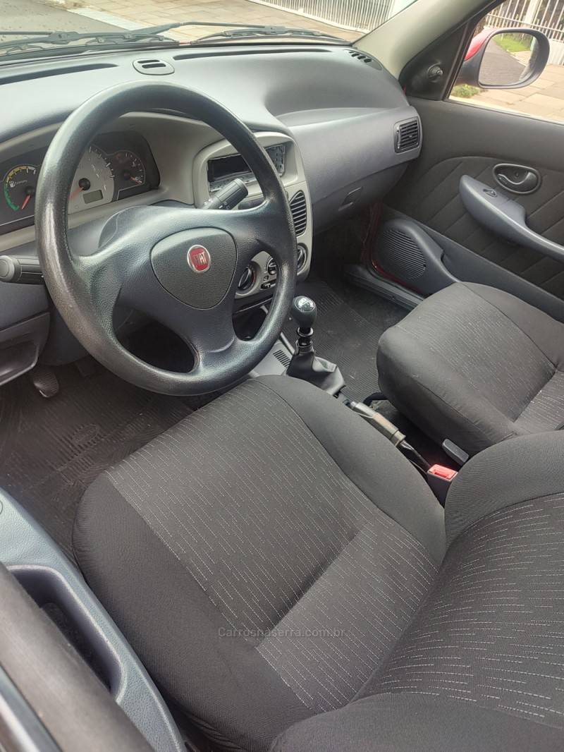 FIAT - PALIO - 2012/2013 - Vermelha - R$ 33.900,00