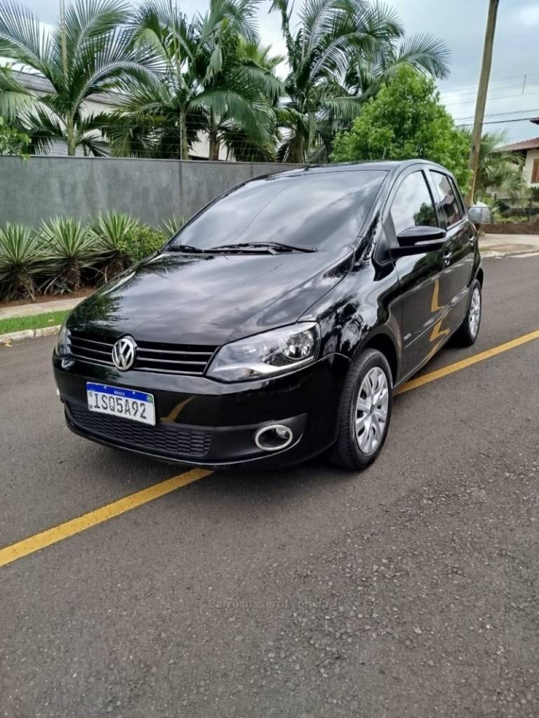 VOLKSWAGEN - FOX - 2012/2012 - Preta - R$ 41.900,00
