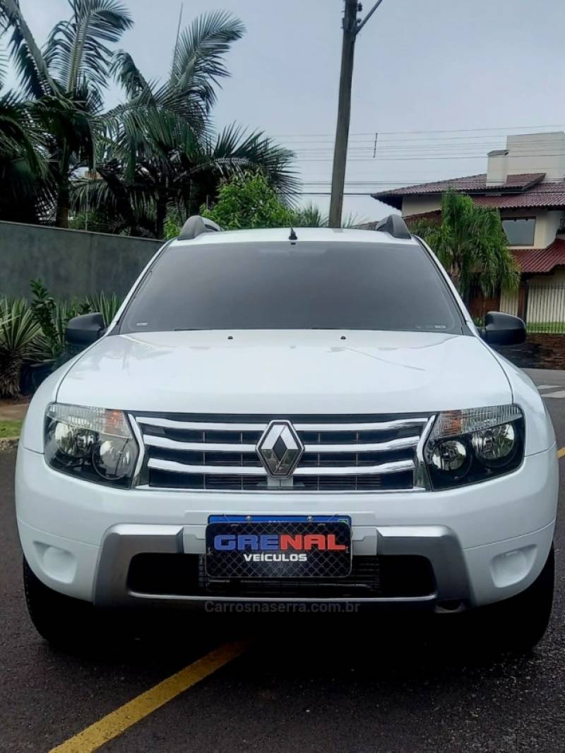RENAULT - DUSTER - 2014/2015 - Branca - R$ 65.900,00
