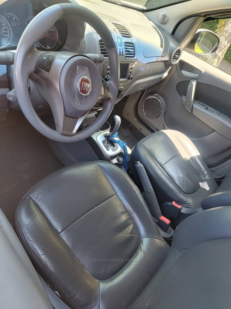FIAT - GRAND SIENA - 2013/2013 - Prata - R$ 37.900,00