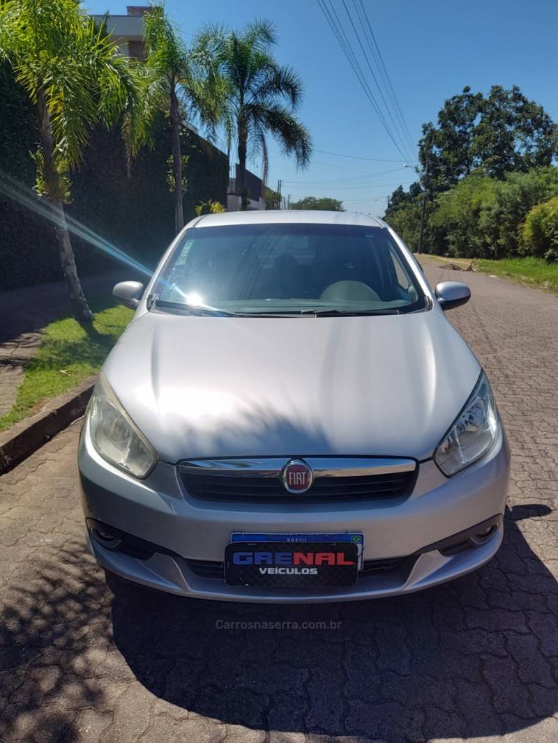 FIAT - GRAND SIENA - 2013/2013 - Prata - R$ 37.900,00