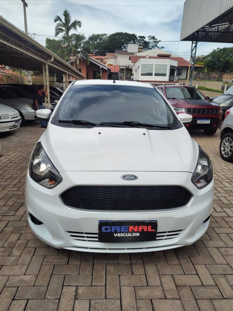FORD - KA - 2017/2018 - Branca - R$ 47.000,00