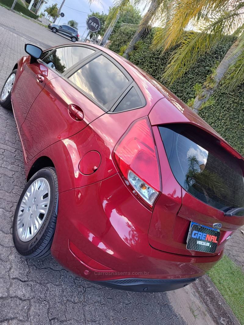 FORD - FIESTA - 2018/2018 - Vinho - R$ 61.900,00