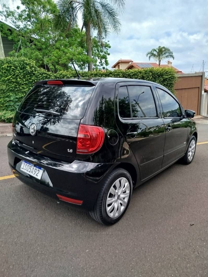VOLKSWAGEN - FOX - 2012/2012 - Preta - R$ 41.900,00