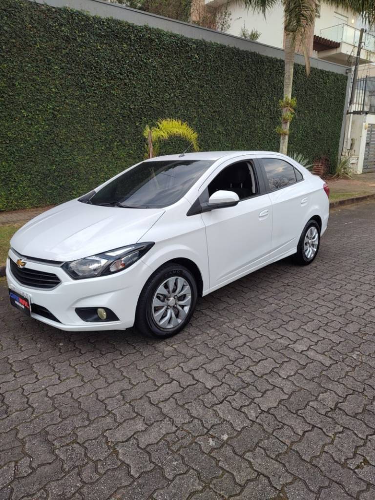 CHEVROLET - PRISMA - 2017/2018 - Branca - R$ 68.900,00