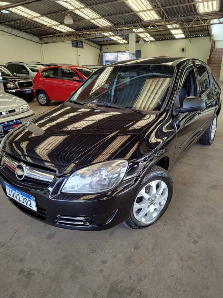 CHEVROLET - PRISMA - 2010/2011 - Preta - R$ 31.900,00