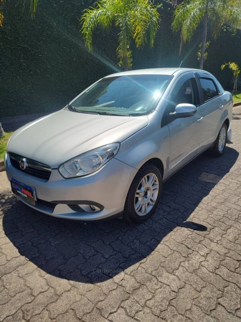 FIAT - GRAND SIENA - 2013/2013 - Prata - R$ 37.900,00