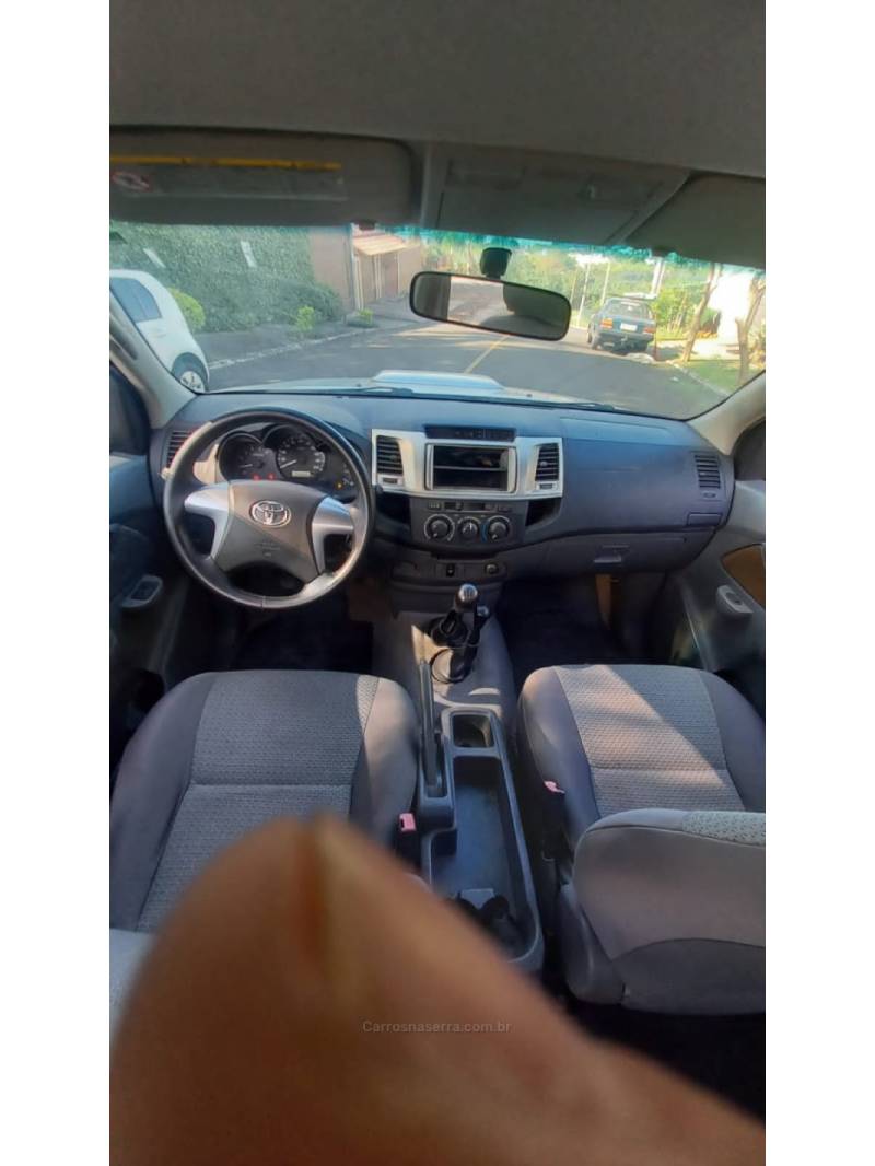 TOYOTA - HILUX - 2014/2015 - Prata - R$ 148.000,00