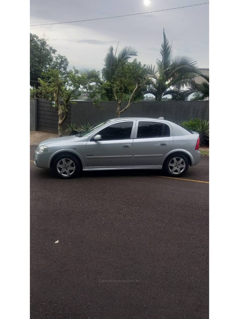CHEVROLET - ASTRA - 2008/2009 - Prata - R$ 31.900,00