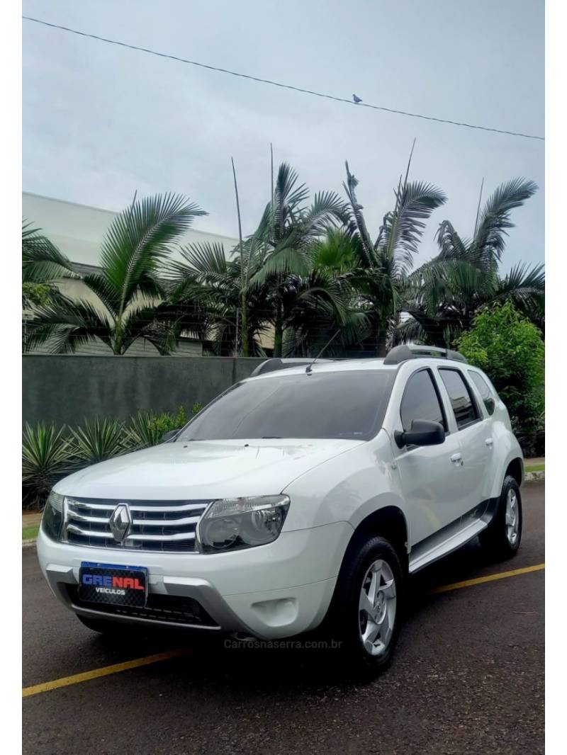 RENAULT - DUSTER - 2014/2015 - Branca - R$ 65.900,00
