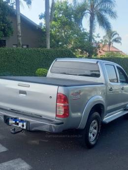 TOYOTA - HILUX - 2014/2015 - Prata - R$ 148.000,00