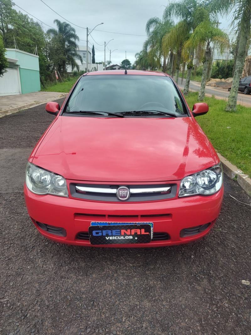FIAT - PALIO - 2012/2013 - Vermelha - R$ 33.900,00