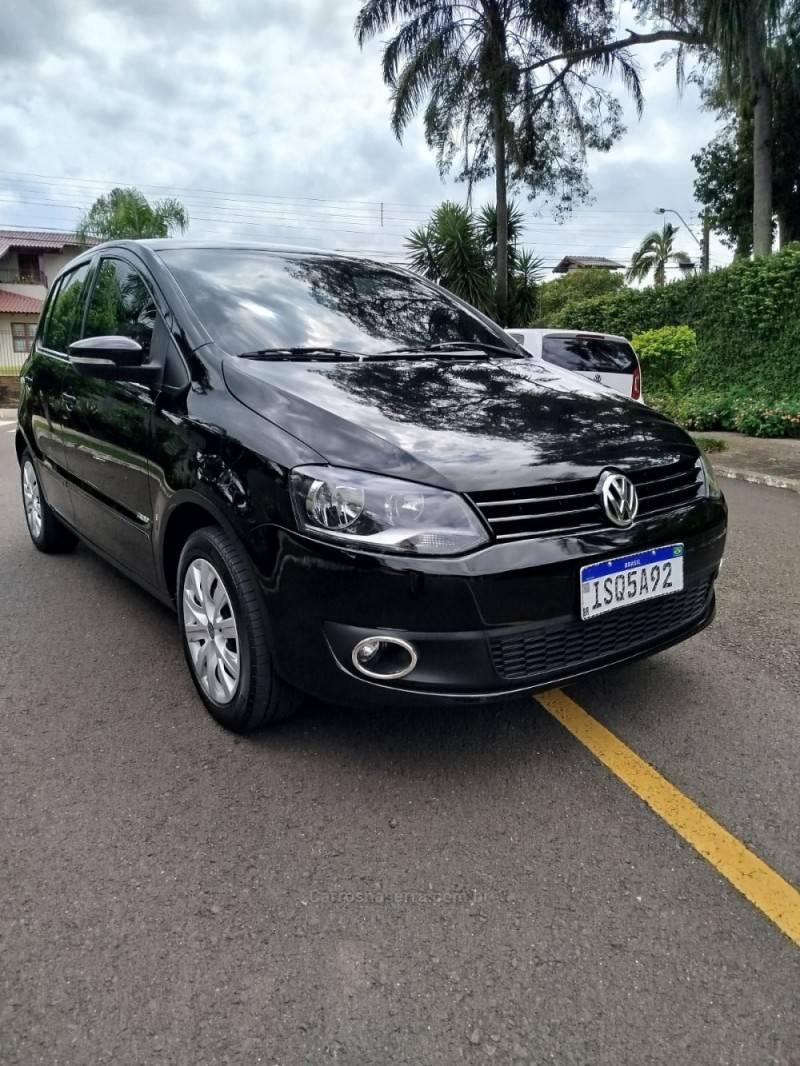 VOLKSWAGEN - FOX - 2012/2012 - Preta - R$ 41.900,00