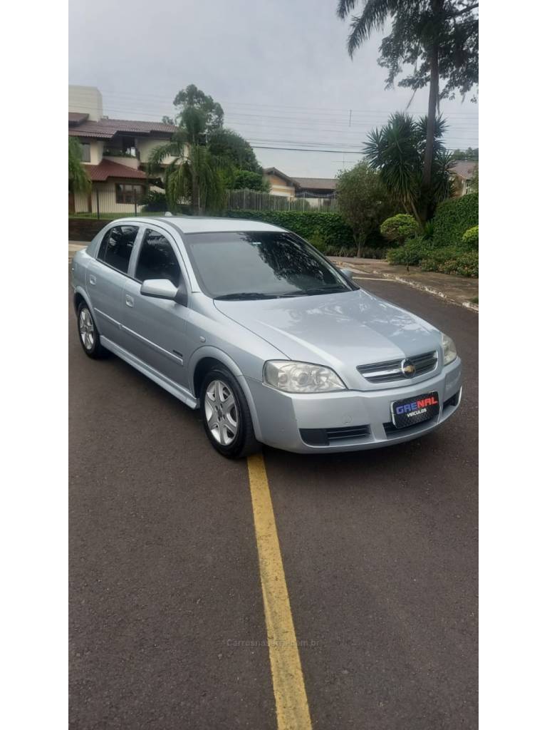 CHEVROLET - ASTRA - 2008/2009 - Prata - R$ 31.900,00