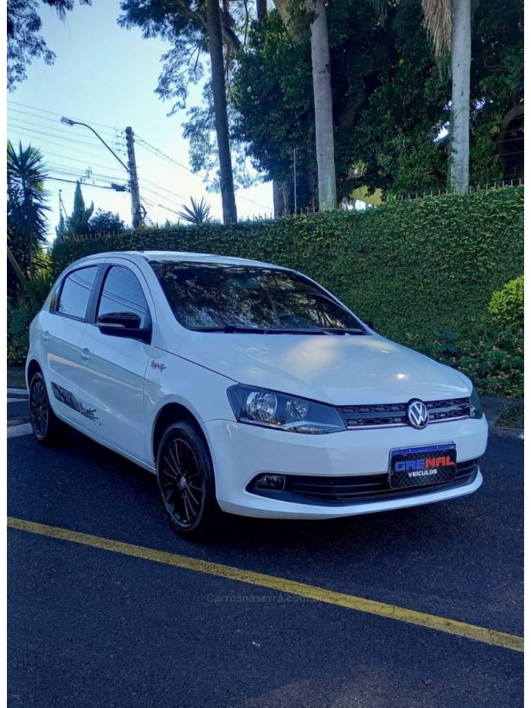 VOLKSWAGEN - GOL - 2016/2016 - Branca - R$ 49.900,00