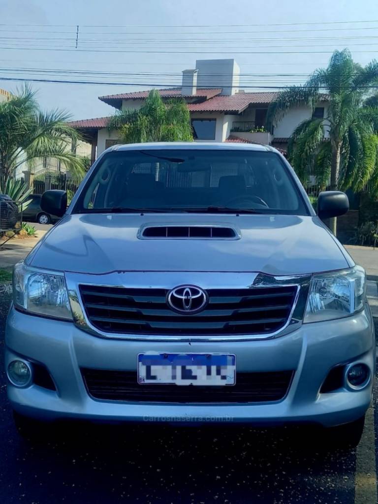 TOYOTA - HILUX - 2014/2015 - Prata - R$ 148.000,00
