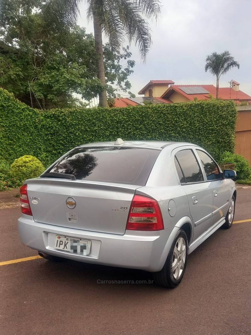 CHEVROLET - ASTRA - 2008/2009 - Prata - R$ 31.900,00