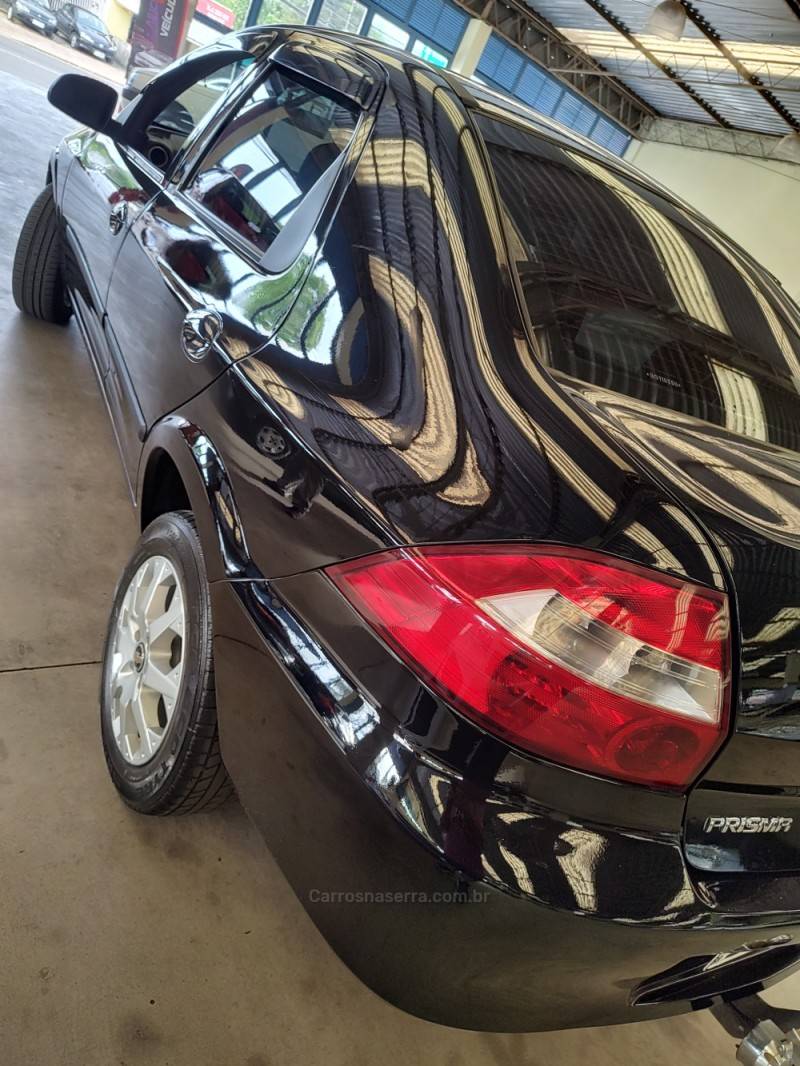 CHEVROLET - PRISMA - 2010/2011 - Preta - R$ 31.900,00