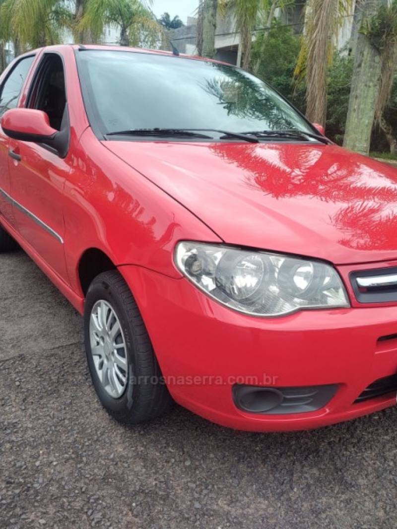 FIAT - PALIO - 2012/2013 - Vermelha - R$ 33.900,00