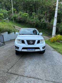 NISSAN - FRONTIER - 2013/2014 - Branca - R$ 98.900,00