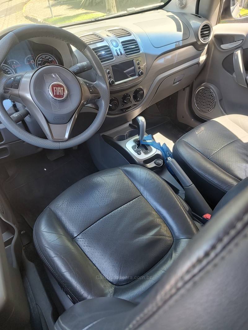 FIAT - GRAND SIENA - 2013/2013 - Prata - R$ 37.900,00