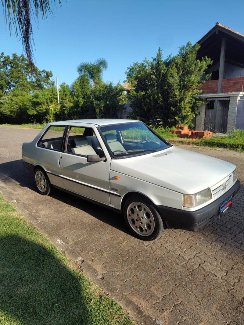 FIAT - PRÊMIO - 1991/1991 - Branca - R$ 25.900,00