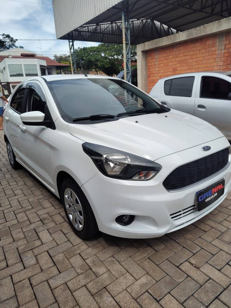 FORD - KA - 2017/2018 - Branca - R$ 47.000,00