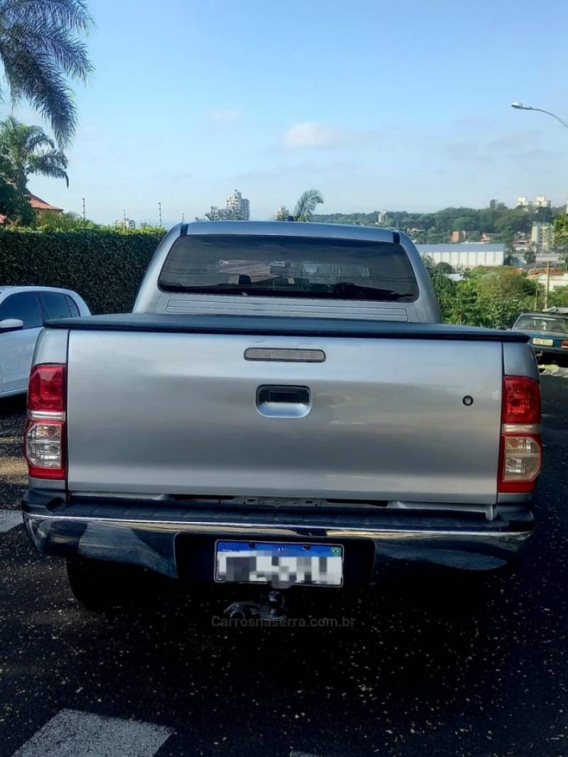 TOYOTA - HILUX - 2014/2015 - Prata - R$ 148.000,00