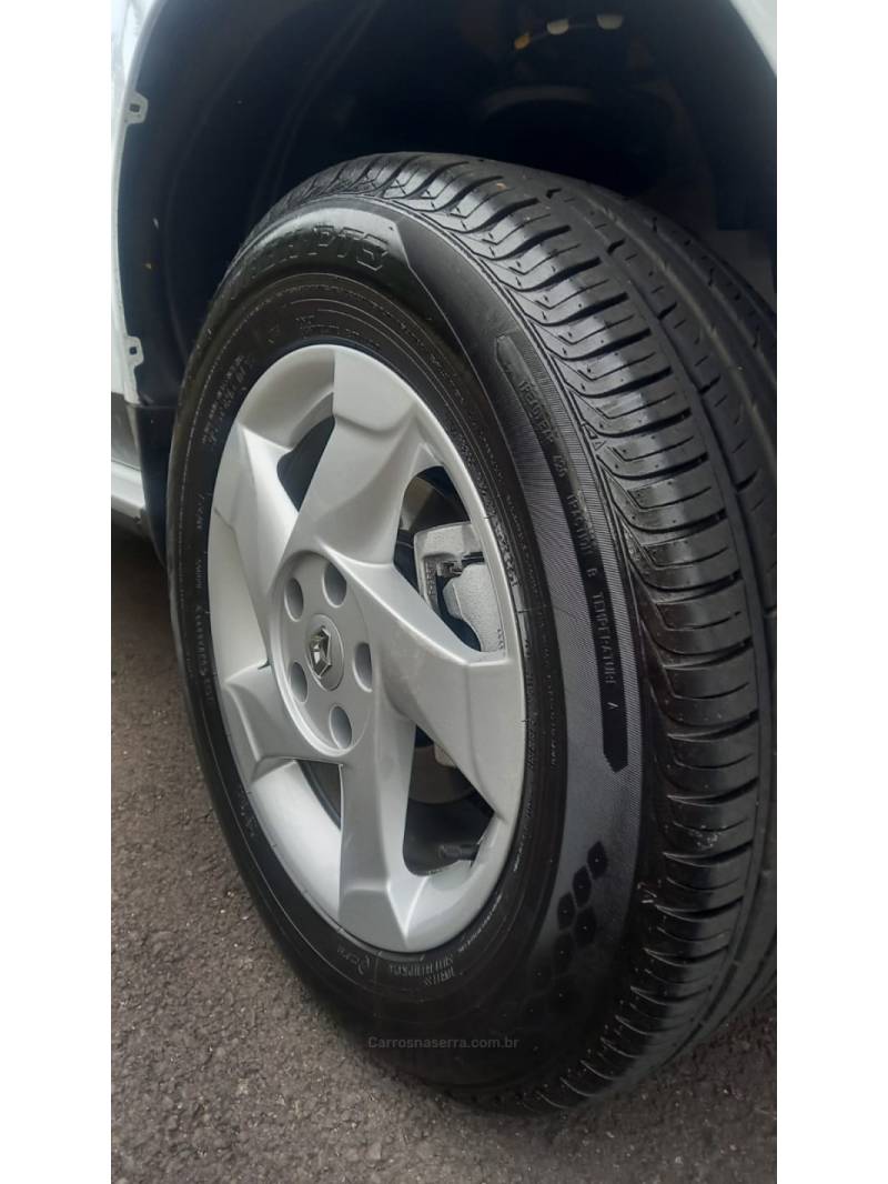 RENAULT - DUSTER - 2014/2015 - Branca - R$ 65.900,00