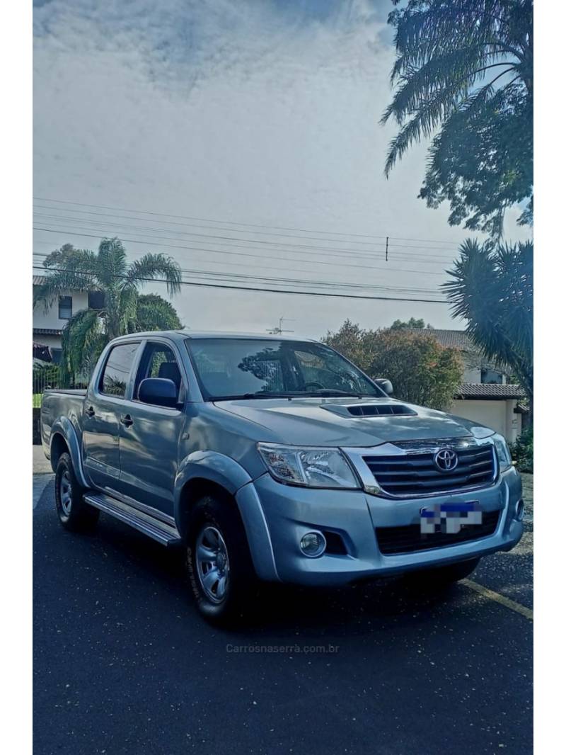 TOYOTA - HILUX - 2014/2015 - Prata - R$ 148.000,00