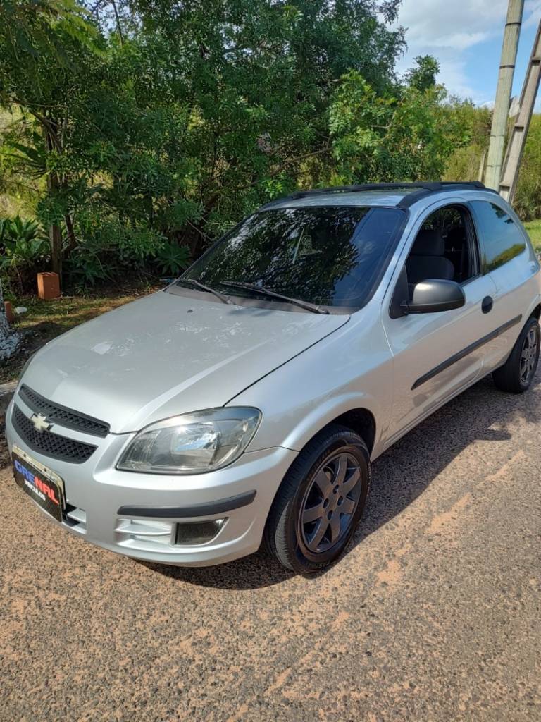 CHEVROLET - CELTA - 2012/2013 - Prata - R$ 29.900,00