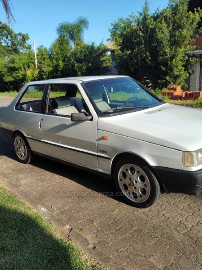 FIAT - PRÊMIO - 1991/1991 - Branca - R$ 25.900,00