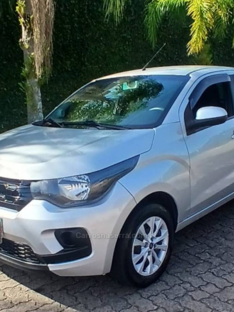 FIAT - MOBI - 2017/2017 - Prata - R$ 45.900,00