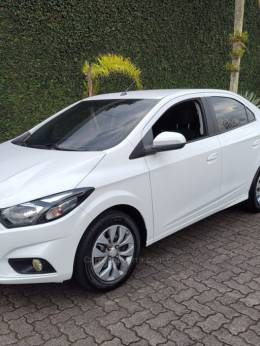CHEVROLET - PRISMA - 2017/2018 - Branca - R$ 68.900,00