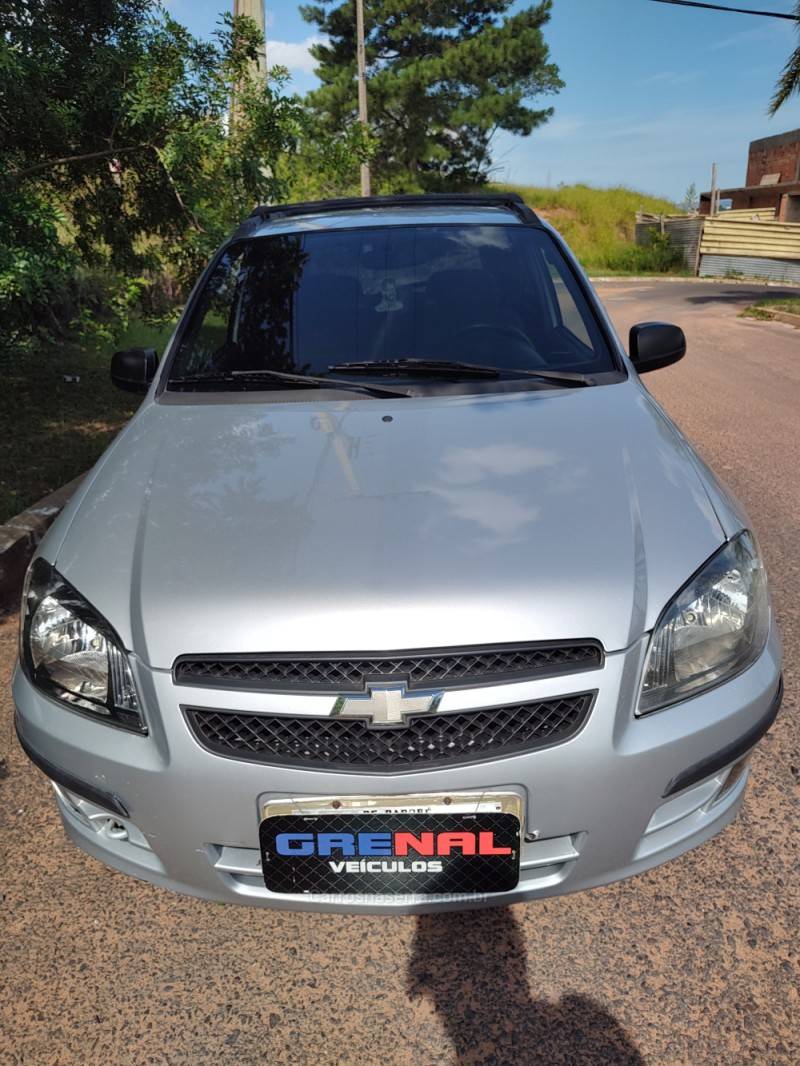 CHEVROLET - CELTA - 2012/2013 - Prata - R$ 29.900,00