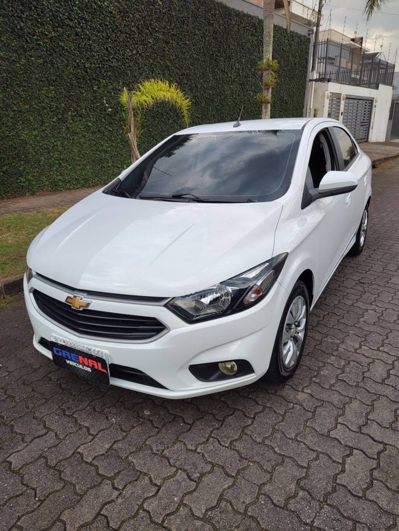 CHEVROLET - PRISMA - 2017/2018 - Branca - R$ 68.900,00