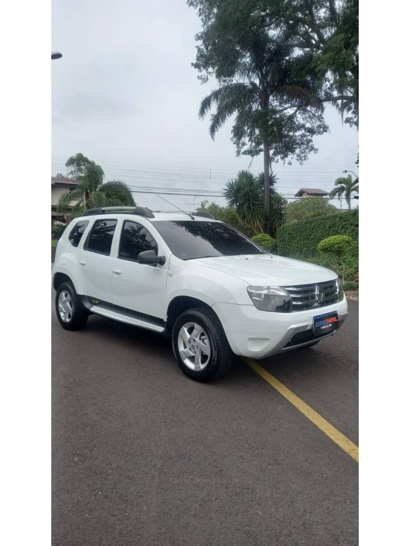 RENAULT - DUSTER - 2014/2015 - Branca - R$ 65.900,00