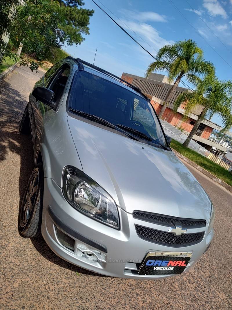 CHEVROLET - CELTA - 2012/2013 - Prata - R$ 29.900,00
