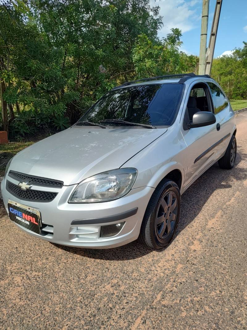 CHEVROLET - CELTA - 2012/2013 - Prata - R$ 29.900,00
