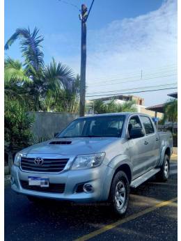 TOYOTA - HILUX - 2014/2015 - Prata - R$ 148.000,00