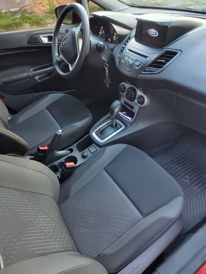 FORD - FIESTA - 2018/2018 - Vinho - R$ 61.900,00