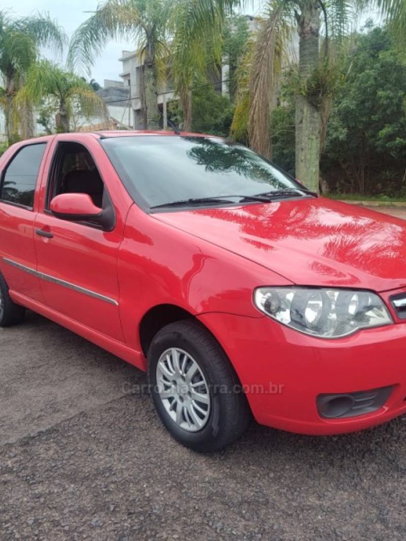 FIAT - PALIO - 2012/2013 - Vermelha - R$ 33.900,00