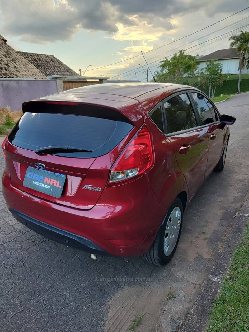 FORD - FIESTA - 2018/2018 - Vinho - R$ 61.900,00